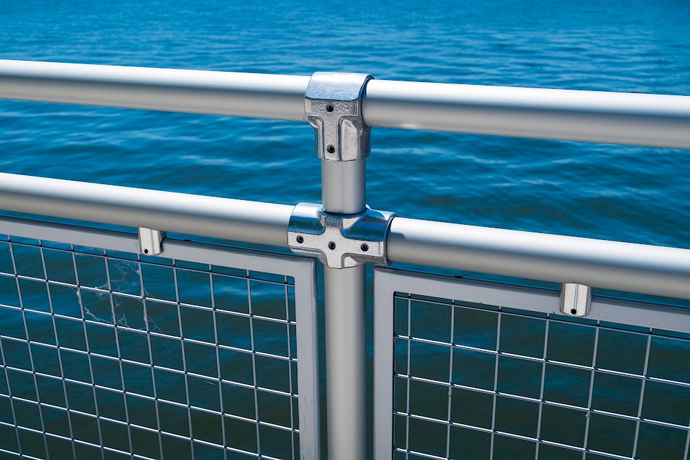 Speed-Rail Aluminum Railing with Wire Mesh Infill Panels